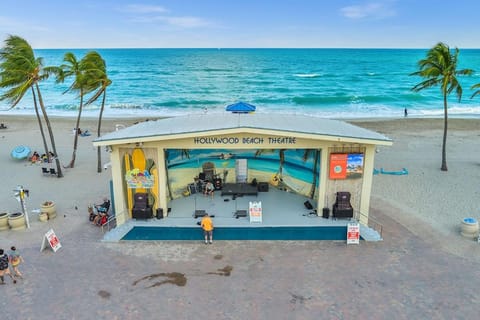 The Caroline Hotel in Hollywood Beach