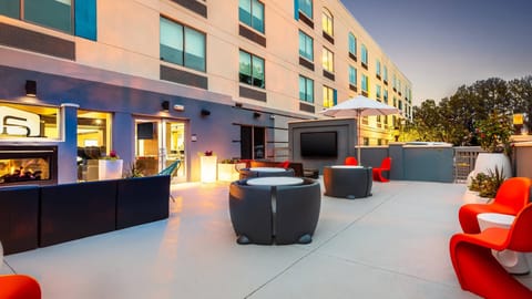 Aloft Columbia Harbison Hotel in Irmo