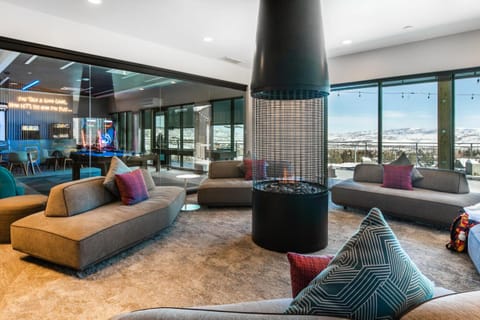 Shared lounge/TV area