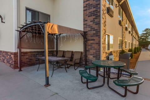 Quality Inn Galesburg near US Highway 34 and I-74 Hotel in Galesburg