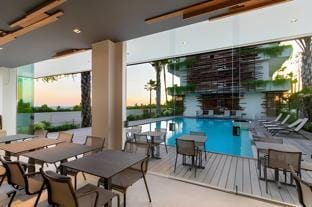 The Double View Mansions - Bali Apartment hotel in Mengwi
