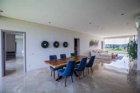 The Double View Mansions - Bali Apartment hotel in Mengwi