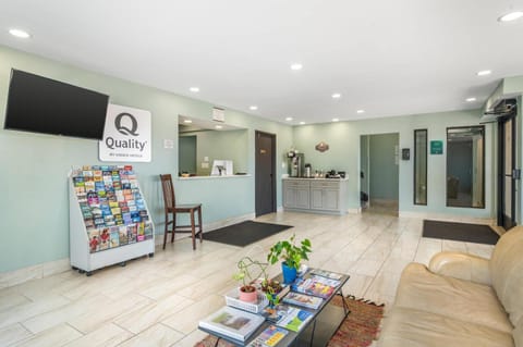 Quality Inn Chesapeake - Greenbrier Hotel in Chesapeake