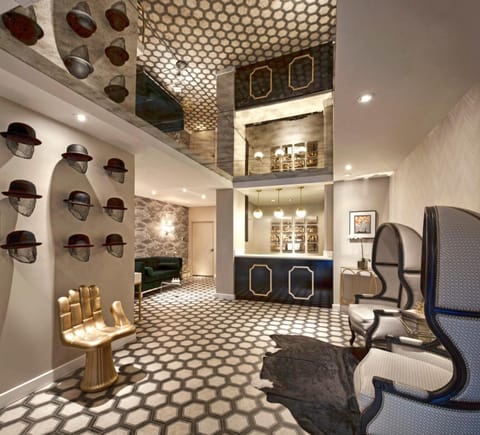 The Carlyle Inn Hotel in Beverly Hills