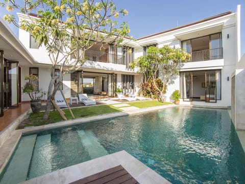 Villa Uma Girasole Resort in North Kuta