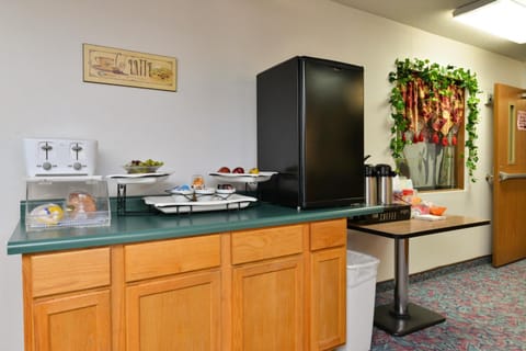 Americas Best Value Inn and Suites Clear Lake Hotel in South Dakota