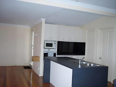 The Esplanade Kingston Beach Apartment Apartment hotel in Tasmania