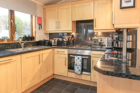 31 Ocean Terrace with Hot Tub Available to Hire Lodge in Ilfracombe