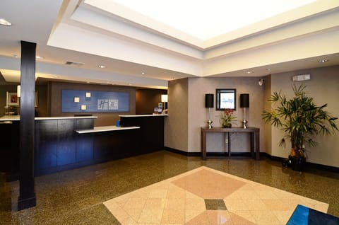 Holiday Inn Express Hotel & Suites San Diego Airport - Old Town By IHG Hotel in Point Loma
