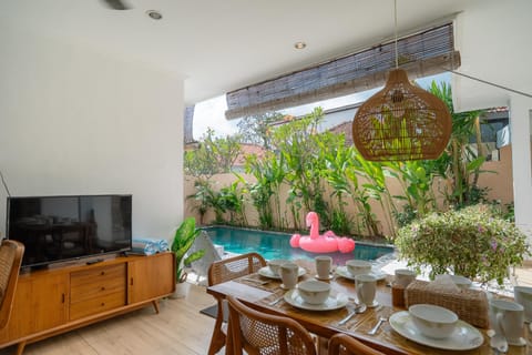 Villa Leya & Leon Canggu - Private 3BR Villa with Pool Resort in North Kuta