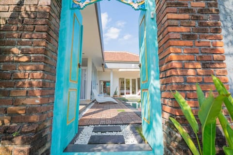 Villa Leya & Leon Canggu - Private 3BR Villa with Pool Resort in North Kuta