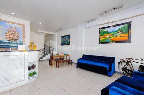 Shooting Star Hostel Kuta RedPartner (Mixed Dormitory) Hotel in Kuta