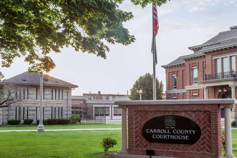 Super 8 By Wyndham Carrollton Hotel in Indiana