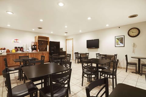 Super 8 By Wyndham Williston Nd Hotel in Williston