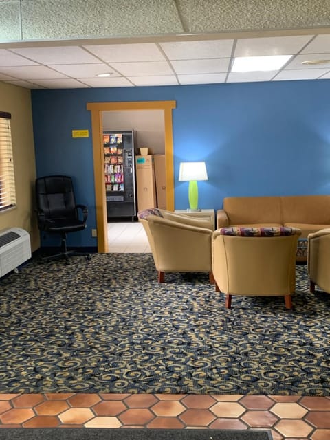 Super 8 By Wyndham Port Clinton Hotel in Port Clinton