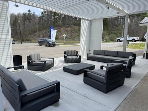 Luxor Inn & Suites, a Travelodge by Wyndham Hotel in Elkins