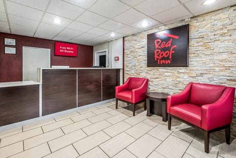 Red Roof Inn & Suites Wapakoneta Hotel in Ohio