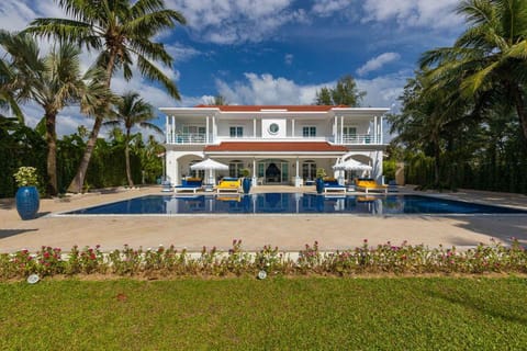 Carpe Diem Beach Villa Resort in Khok Kloi