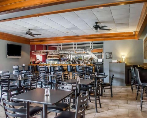 Quality Inn & Suites Pensacola Bayview Hotel in Pensacola