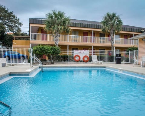 Baymont by Wyndham Pensacola NAS Corry Area Hotel in Alabama