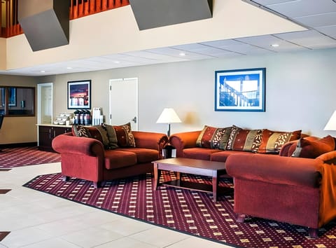 Norwood Inn & Suites Milwaukee Hotel in Milwaukee