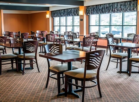 Norwood Inn & Suites Milwaukee Hotel in Milwaukee