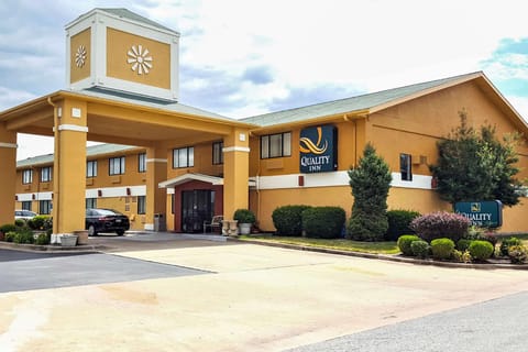 Quality Inn Ozark-Springfield South Hotel in Ozark