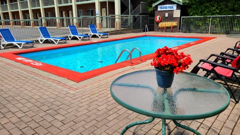 Riviera Inn and Suites 1000 Islands Hotel in Gananoque