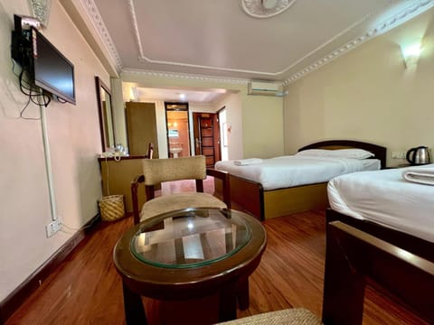 Shared lounge/TV area