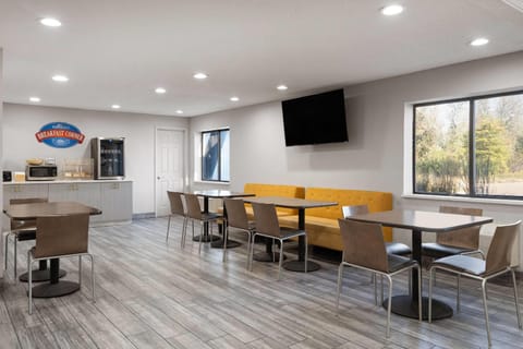 Days Inn by Wyndham Davenport Hotel in Davenport