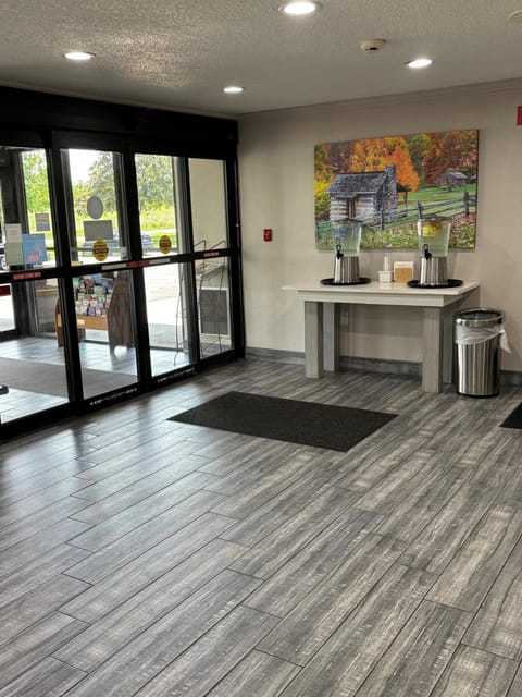 Days Inn by Wyndham Davenport Hotel in Davenport