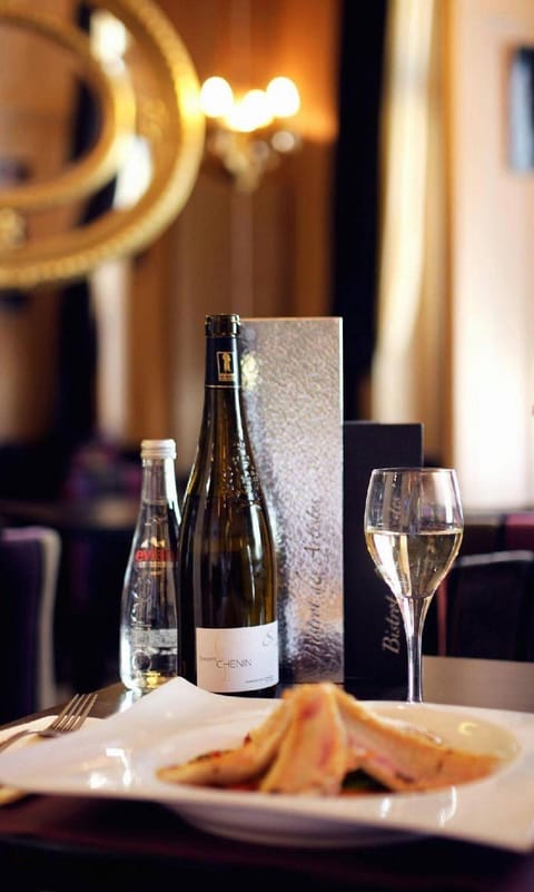 Hotel D'Anjou Hotel in Levallois-Perret