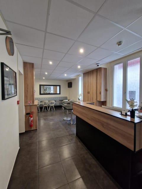 Hotel D'Anjou Hotel in Levallois-Perret