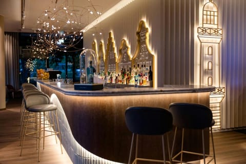 Bar/lounge