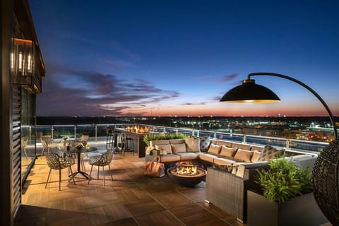 Moxy Springfield Downtown Hotel in Springfield