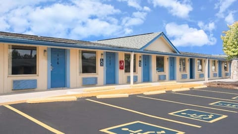 Hilliard Motor Lodge Hotel in Hilliard