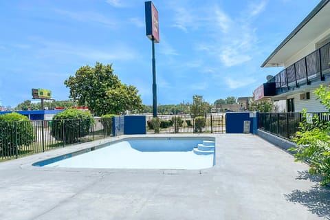 Luxury Inn By OYO Albany Hotel in Albany