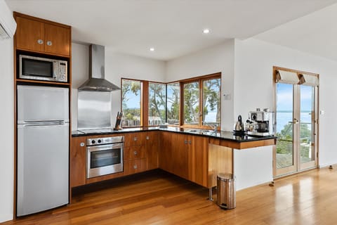 Wheelhouse Apartments Apartment hotel in Strahan