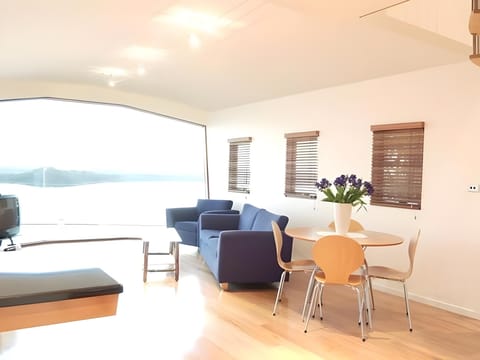 Wheelhouse Apartments Apartment hotel in Strahan