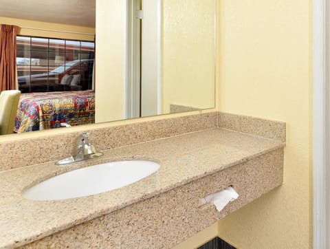 Travelodge by Wyndham Lubbock Hotel in Lubbock