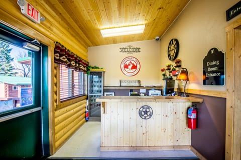 The Sportsmans Lodge Motel in Ennis