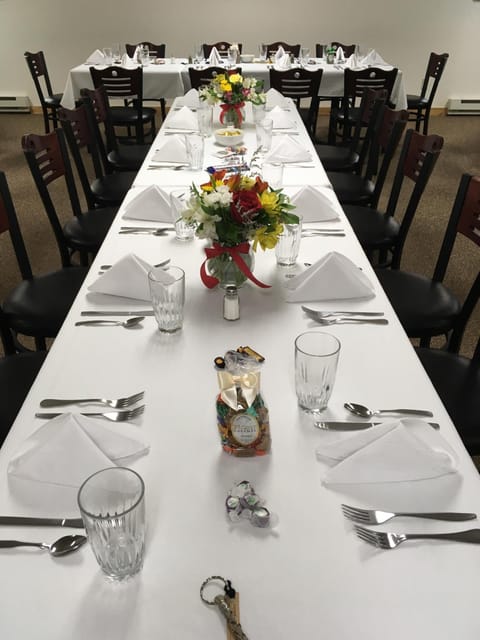 The Sportsmans Lodge Motel in Ennis