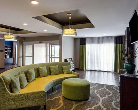 Comfort Suites near Tanger Outlet Mall Hotel in Gonzales