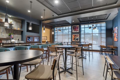 Drury Inn & Suites Baton Rouge Hotel in Baton Rouge