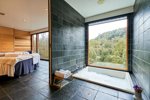 Peppers Cradle Mountain Lodge Hotel in Cradle Mountain