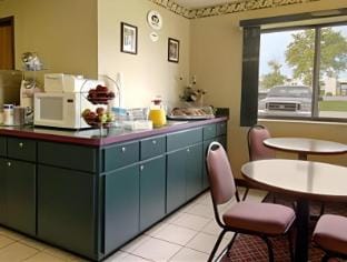 Super 8 by Wyndham Monee Hotel in Indiana