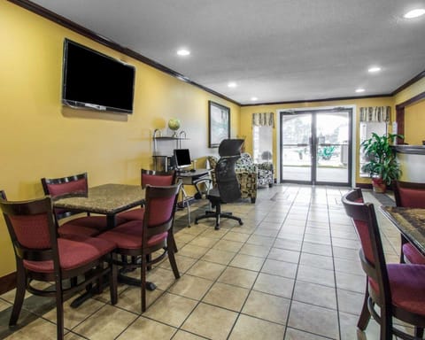 Econo Lodge Defuniak Springs I-10 Hotel in South Walton County
