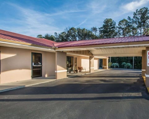 Econo Lodge Defuniak Springs I-10 Hotel in South Walton County