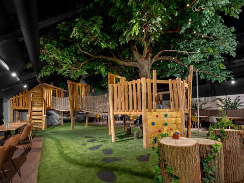 Lodge in Schaijk with Enclosed Garden Resort in Limburg (province)