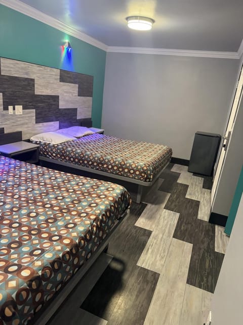 Bob's Motel Hotel in Commerce